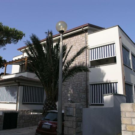 Residence Il Cardellino San Vincenzo Luaran gambar